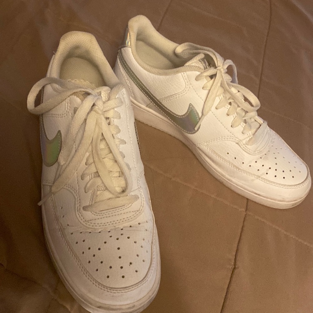 Nike women’s court vision low